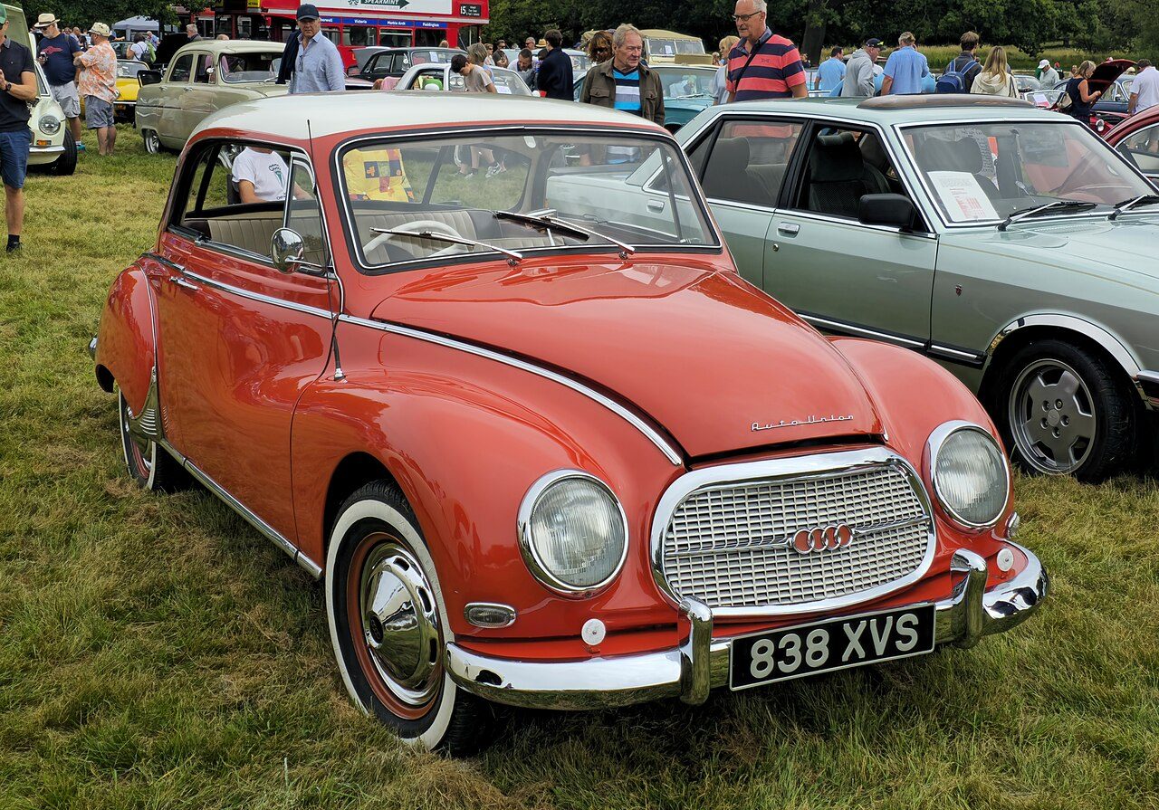 Auto d'epoca: le sportive europee degli anni '50 e '60 guidano il mercato