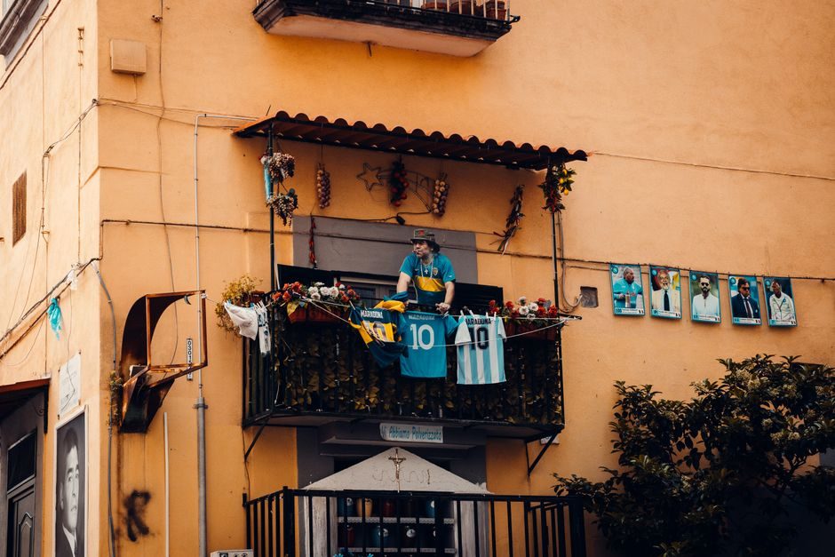 Asta di memorabilia sportive: 400 lotti tra Maradona, Coppi, Grande Torino e Milano-Cortina accendono il mercato